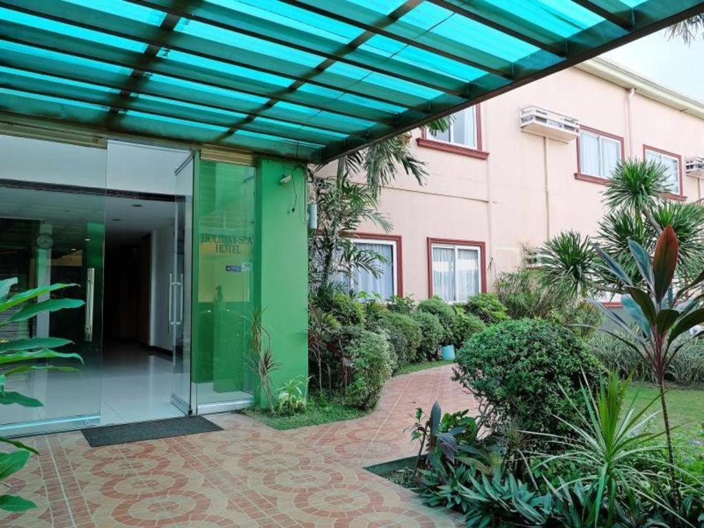 Holiday Spa Hotel Cebu Buitenkant foto