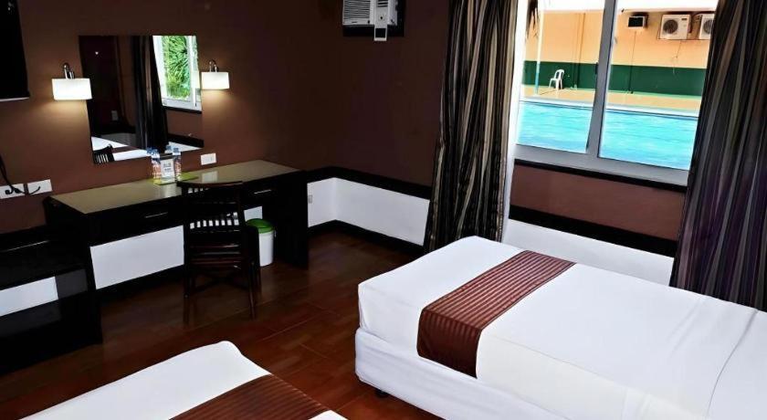 Holiday Spa Hotel Cebu Buitenkant foto