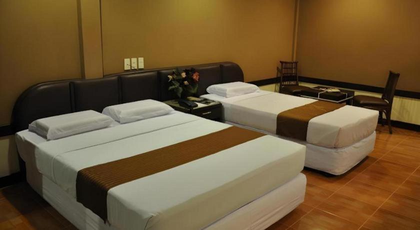 Holiday Spa Hotel Cebu Buitenkant foto